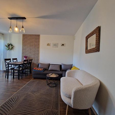 Komfortowy Apartament Dwupokojowy Z Tarasem I Garaz Устка Екстериор снимка