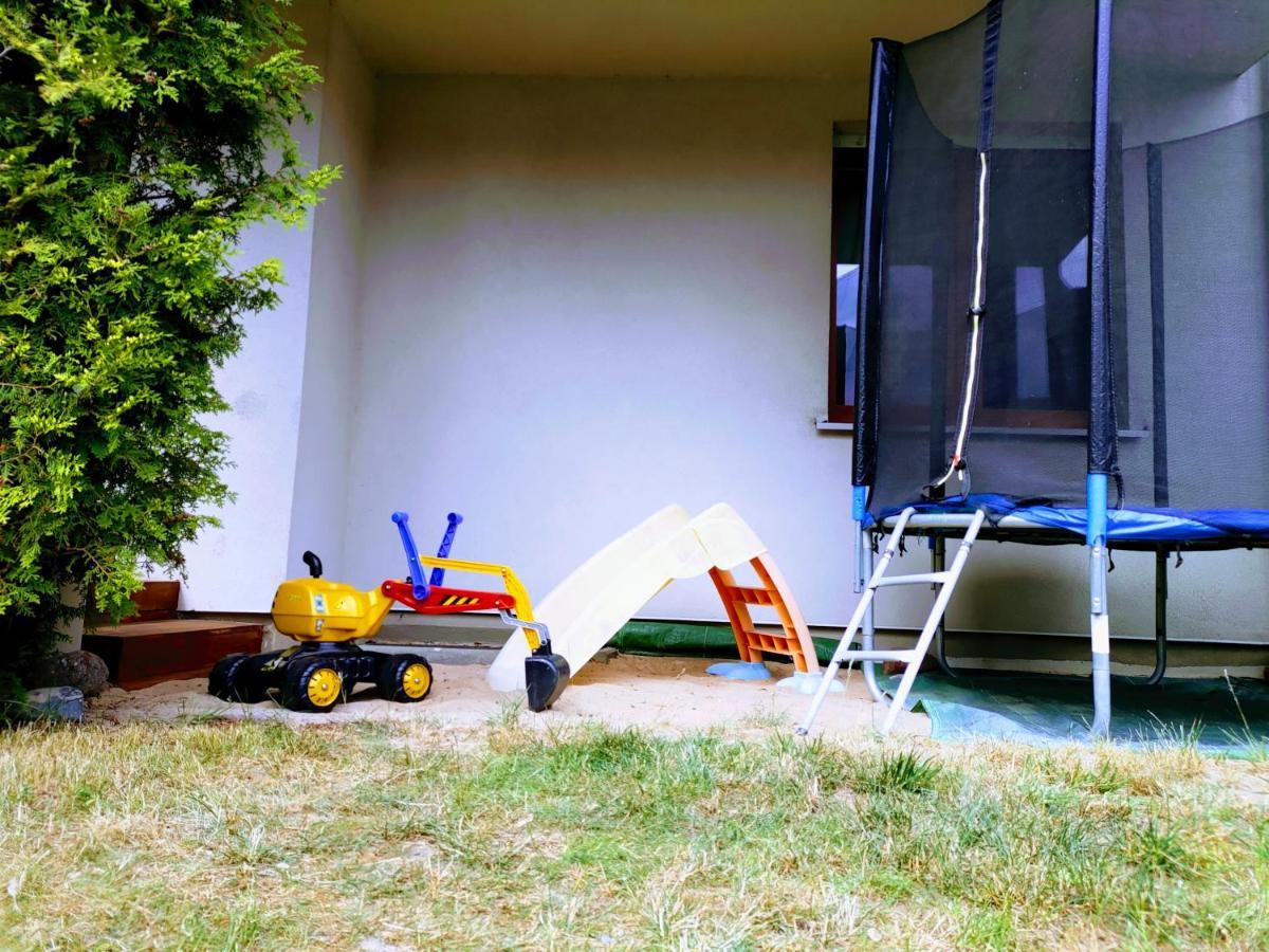 Komfortowy Apartament Dwupokojowy Z Tarasem I Garaz Устка Екстериор снимка